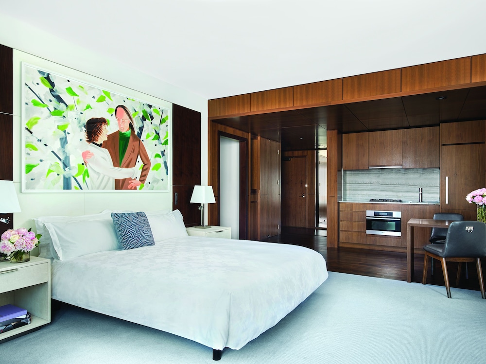 Deluxe City View King with Kitchen