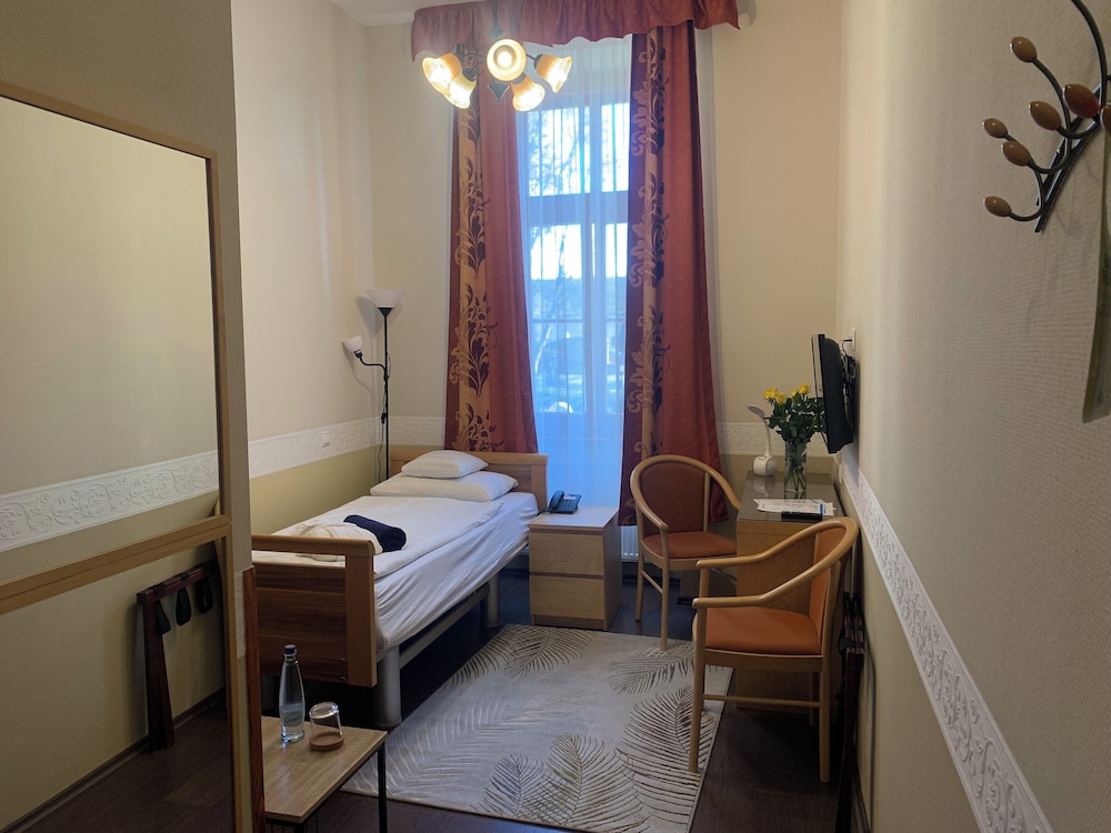 Senior Single Room photo 1