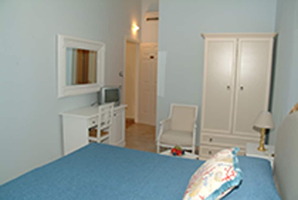 Classic Triple Room photo 1