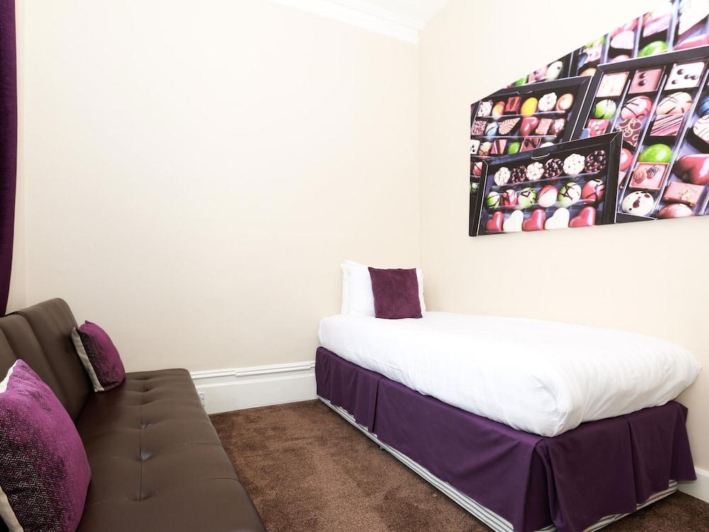 Deluxe Suite, Ensuite photo 2