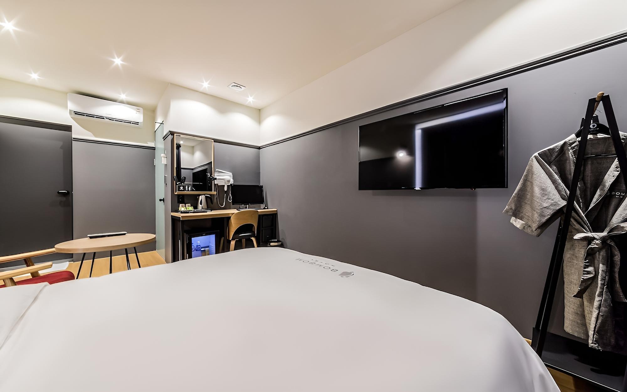 Room (Deluxe room) - Photo 9