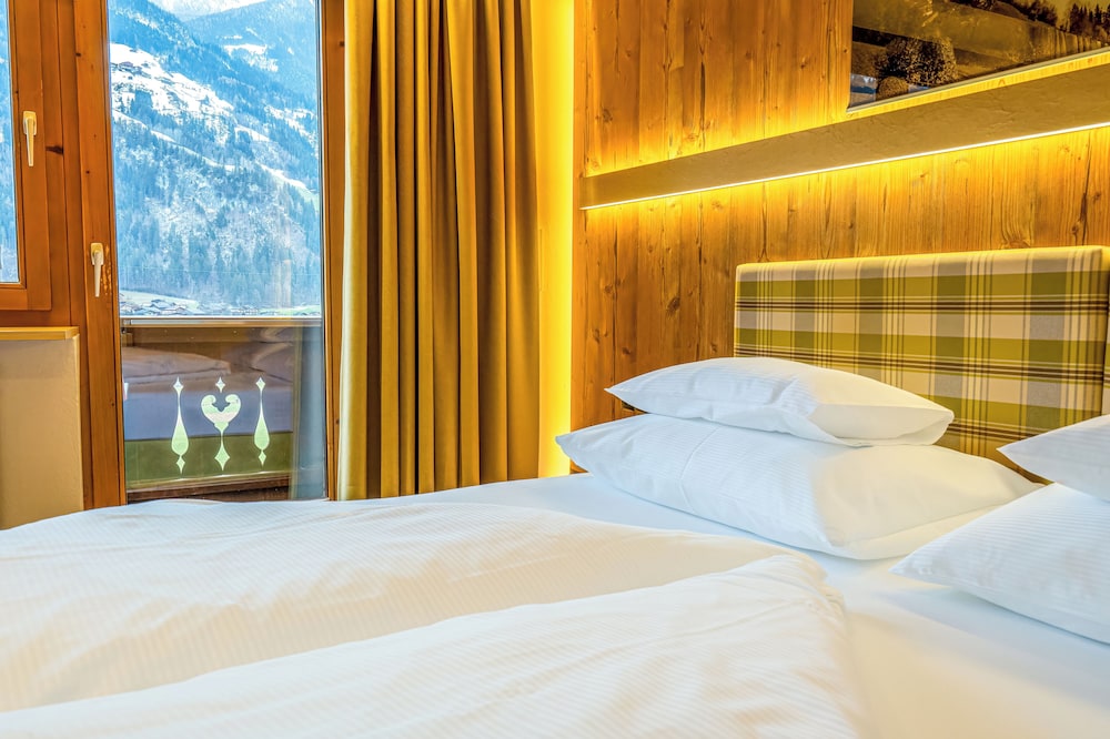 Standard Double Room, Balcony, Mountain View photo 1