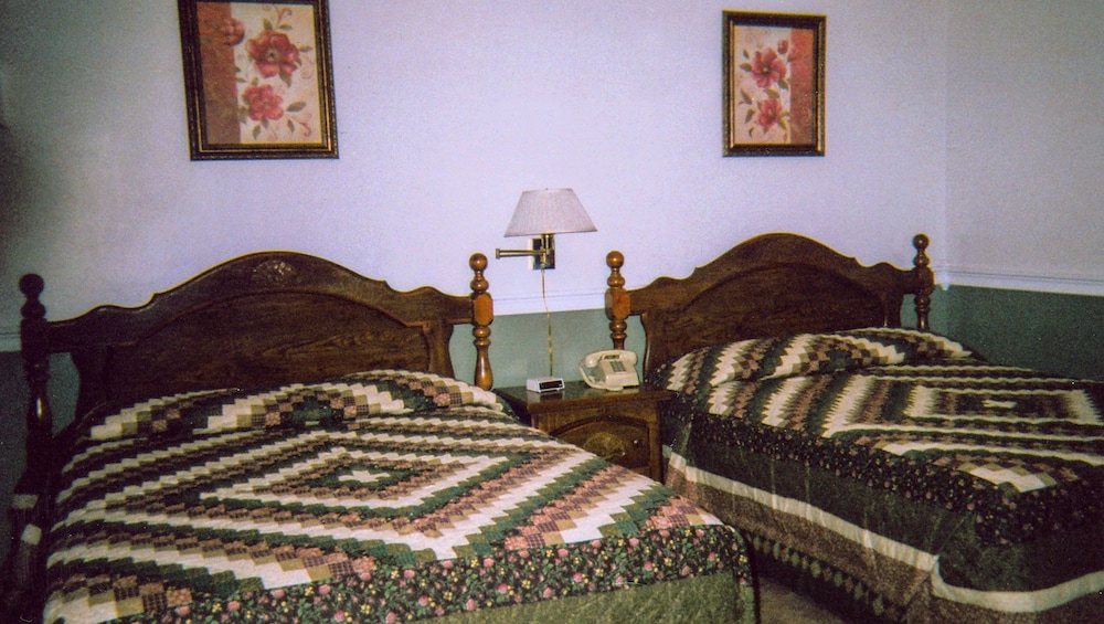 Room, 2 Double Beds, Non Smoking, Private Bathroom photo 2