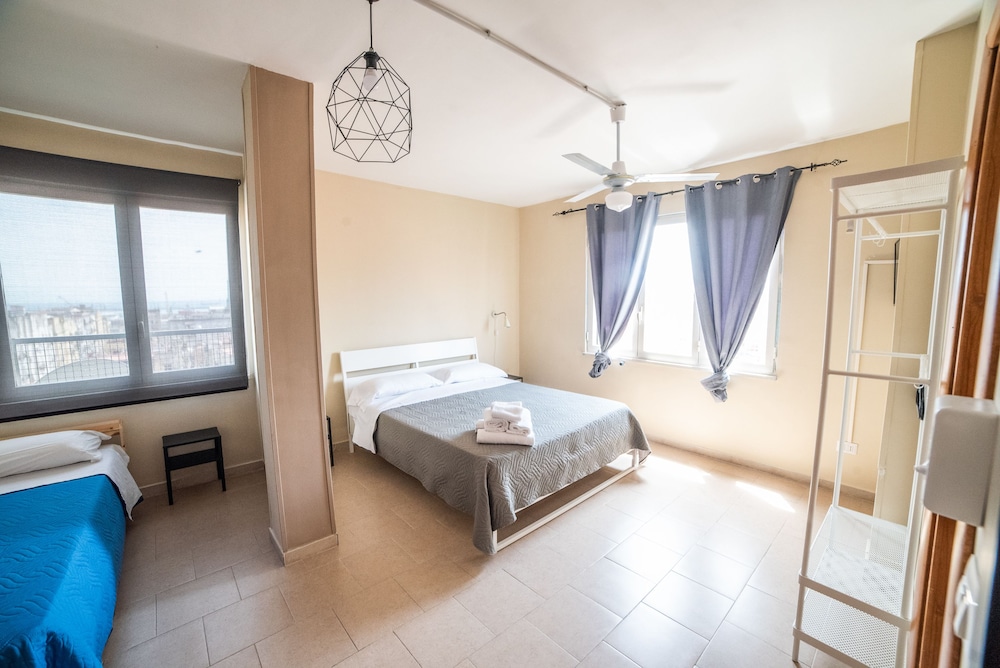 Deluxe Triple Room, Non Smoking, City View