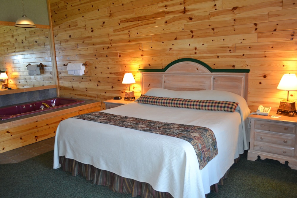 Deluxe Room, Multiple Beds, Jetted Tub photo 2