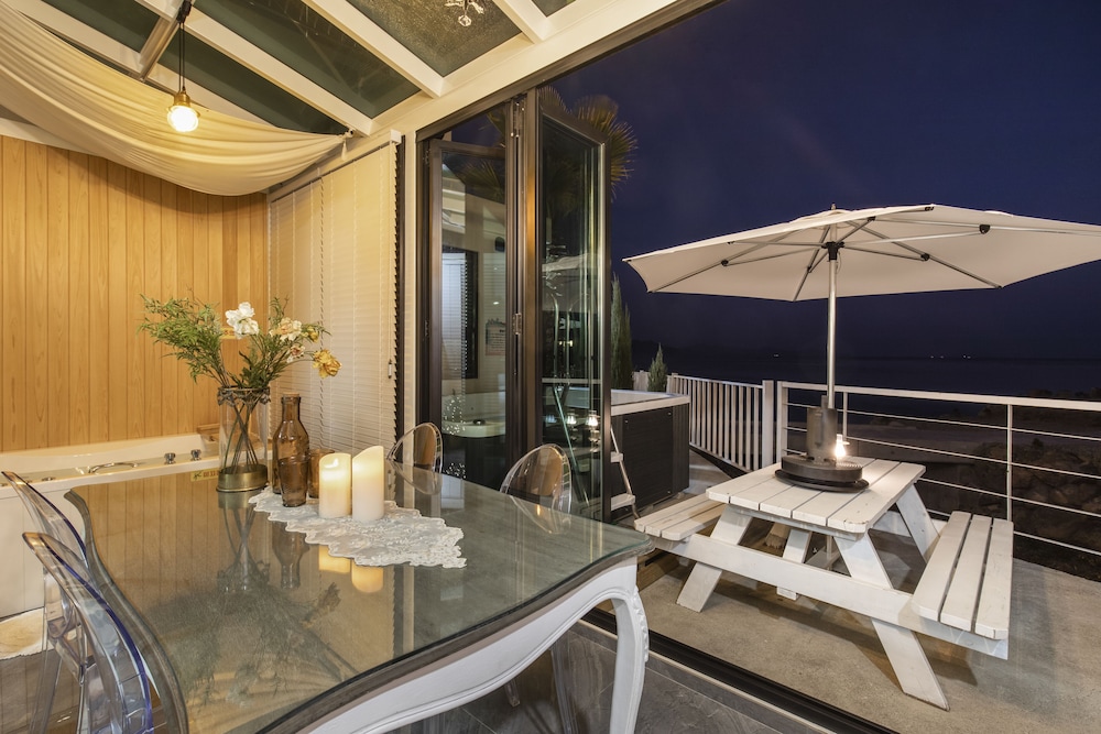 Basic Studio, 1 Queen Bed, Sea View (private whirlpool, 103) - Photo 23