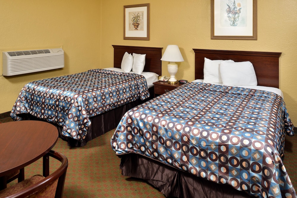Deluxe Room, 2 Double Beds, Smoking - Photo 5