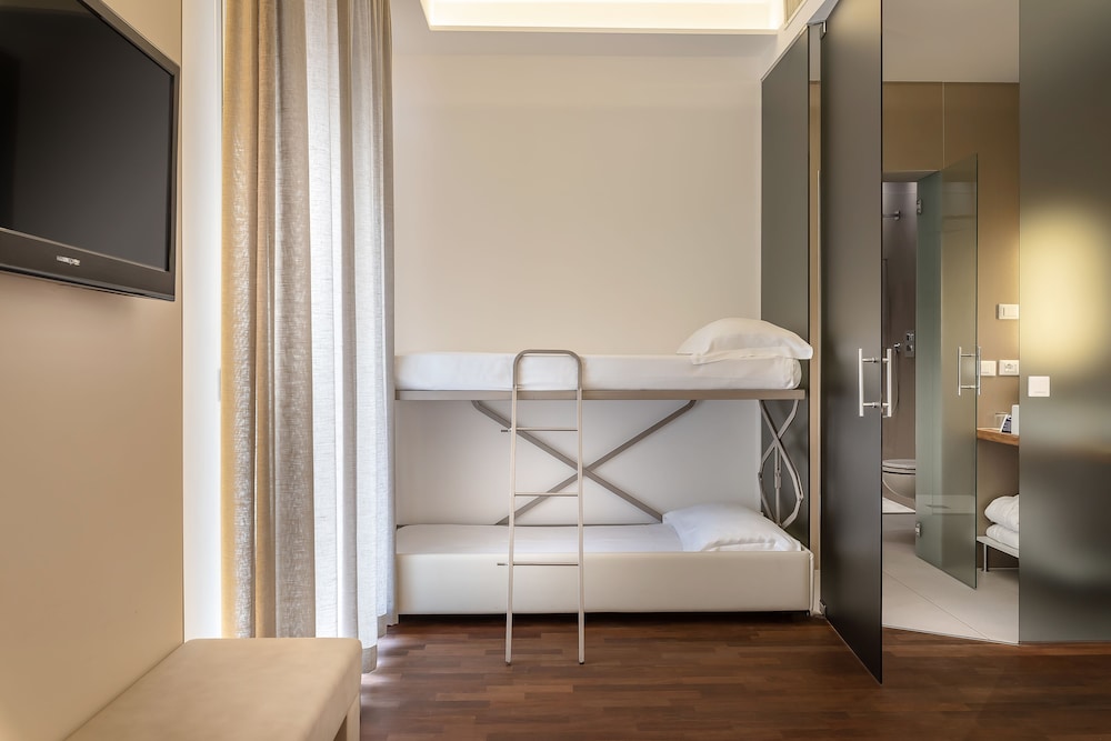 Executive Room - Photo 5