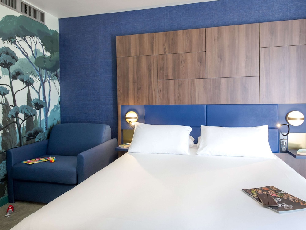 Privilege, Room, 1 Double Bed with Sofa bed, Balcony, Garden View - Photo 2