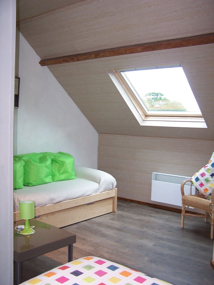 Room (Ecole) photo 1