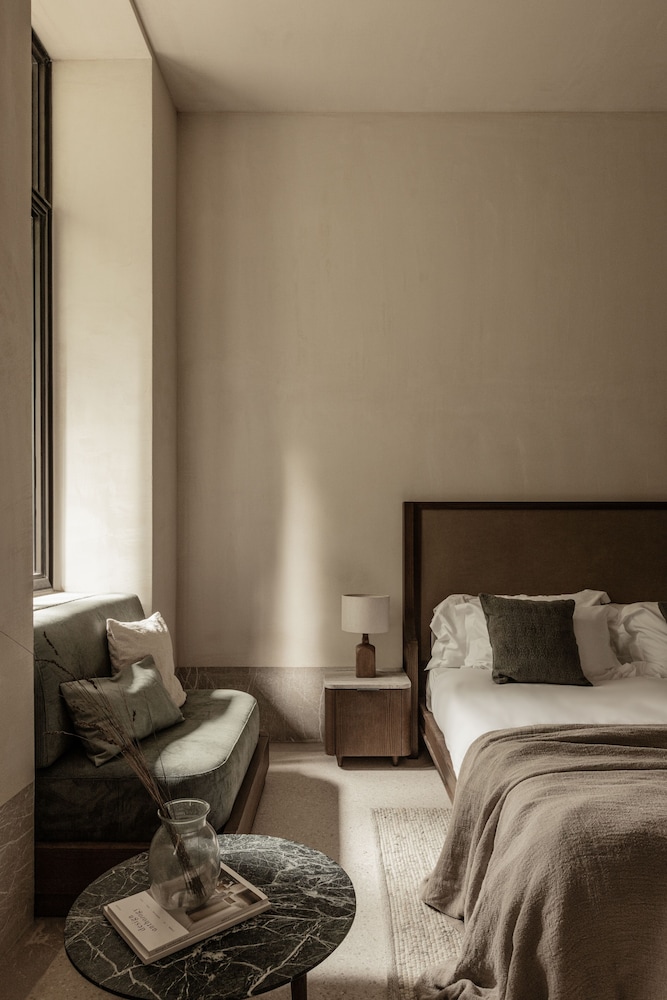Room, 1 King Bed (In The Forest) photo 1