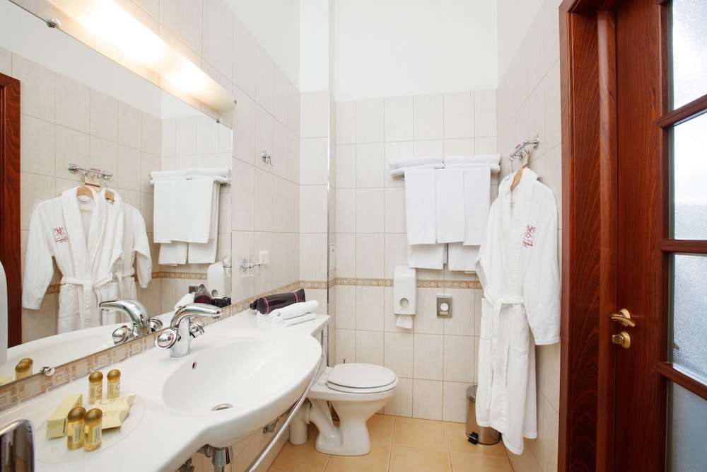 Business Twin Room photo 3