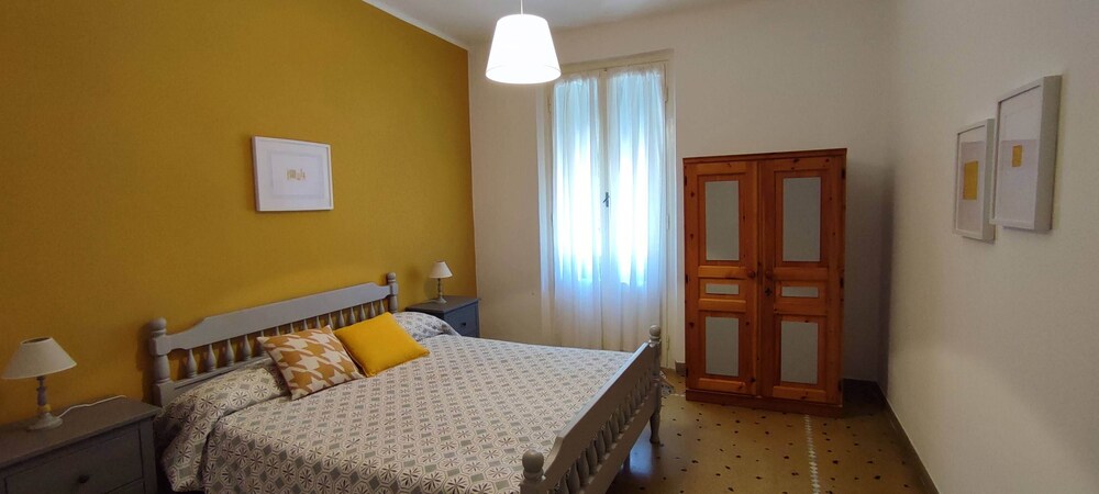 Classic Apartment, 2 Bedrooms, Balcony, City View photo 3
