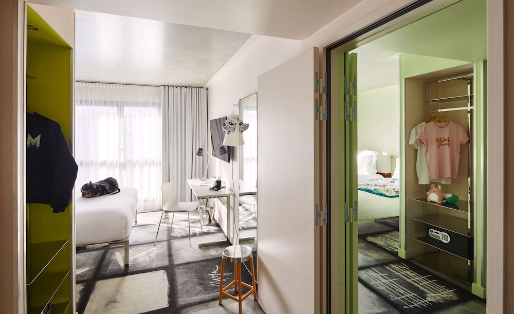 Double Room, 1 Double Bed (Medium Mama)