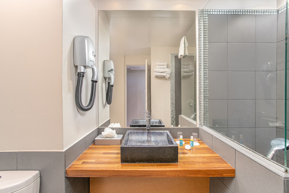 Superior Triple Room photo 2