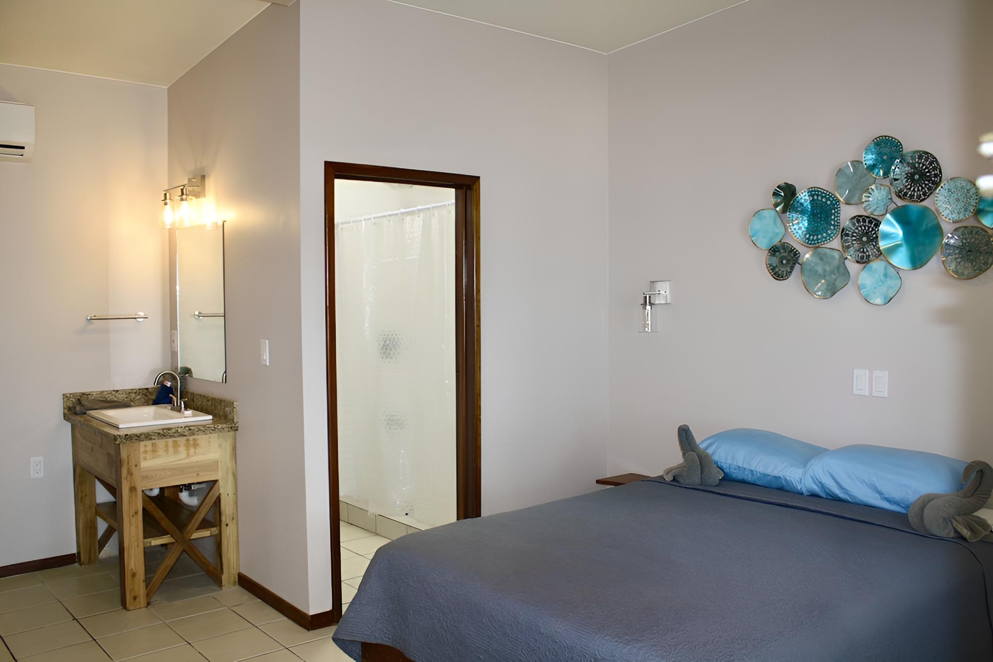 Deluxe Room, 1 Queen Bed, Beachfront (SPHR7) photo 2