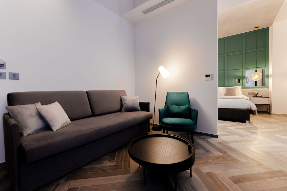 Deluxe Family Room