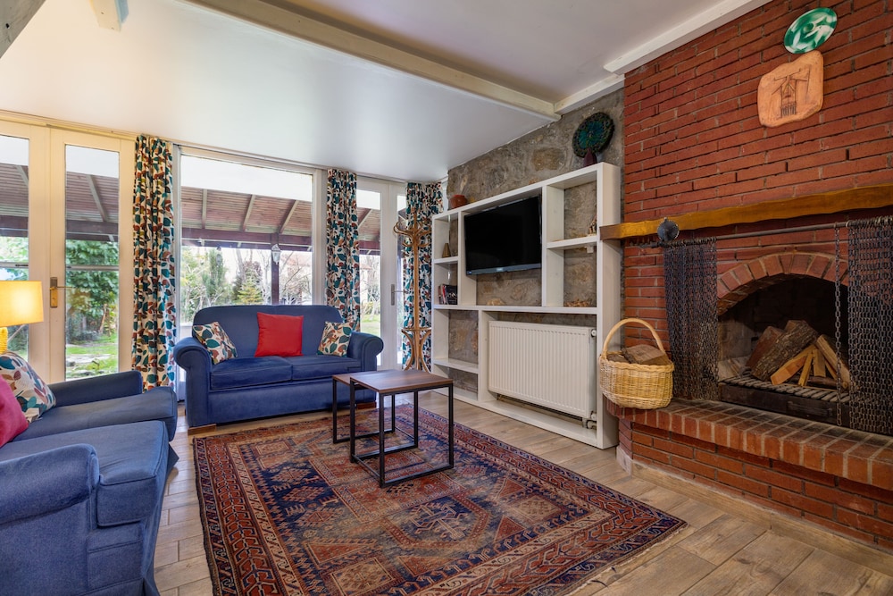 Family Villa, 3 Bedrooms, Patio, Garden View