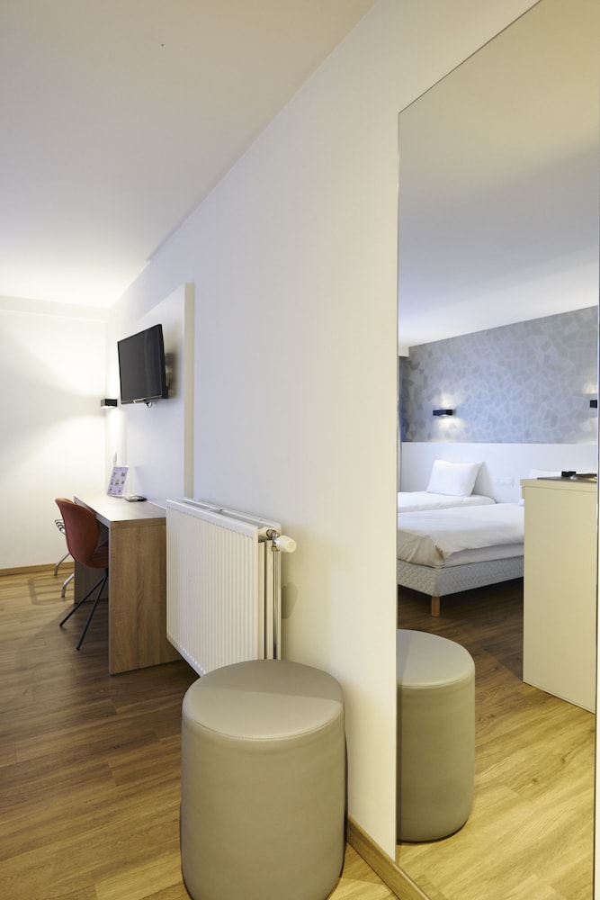 Standard Triple Room photo 2