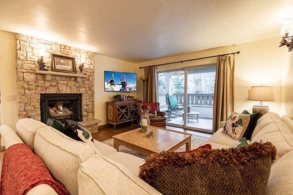Condo, 3 Bedrooms