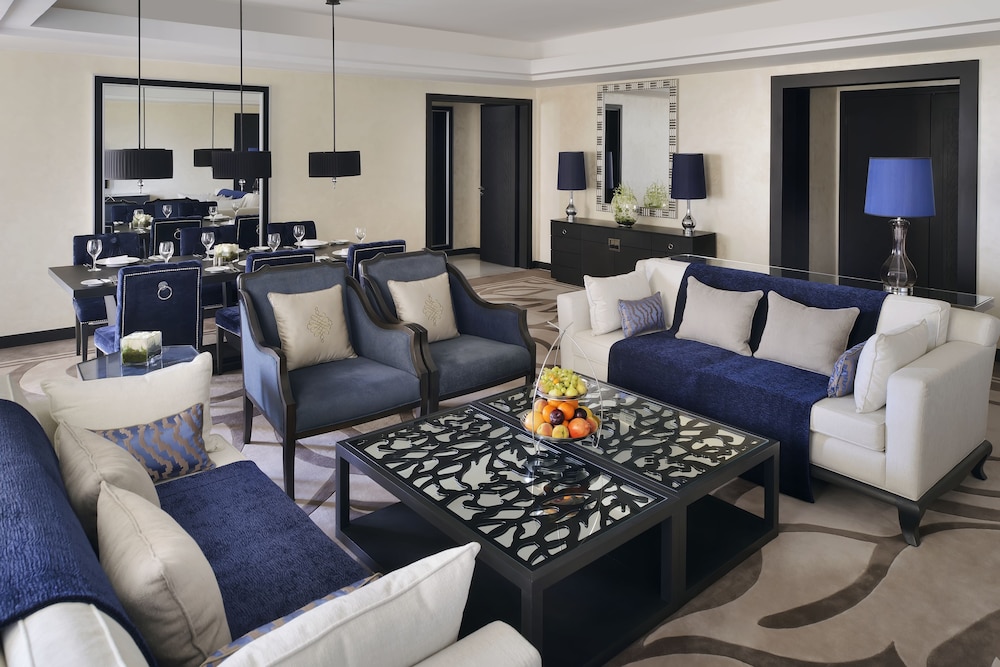 Royal Suite, 2 Bedrooms - Photo 7