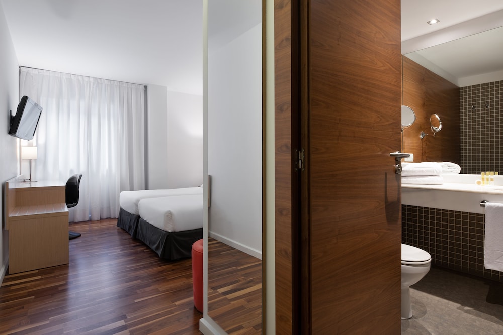 Standard Twin Room photo 3