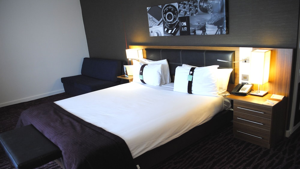 Standard Room, 1 Double Bed, Accessible - Photo 2
