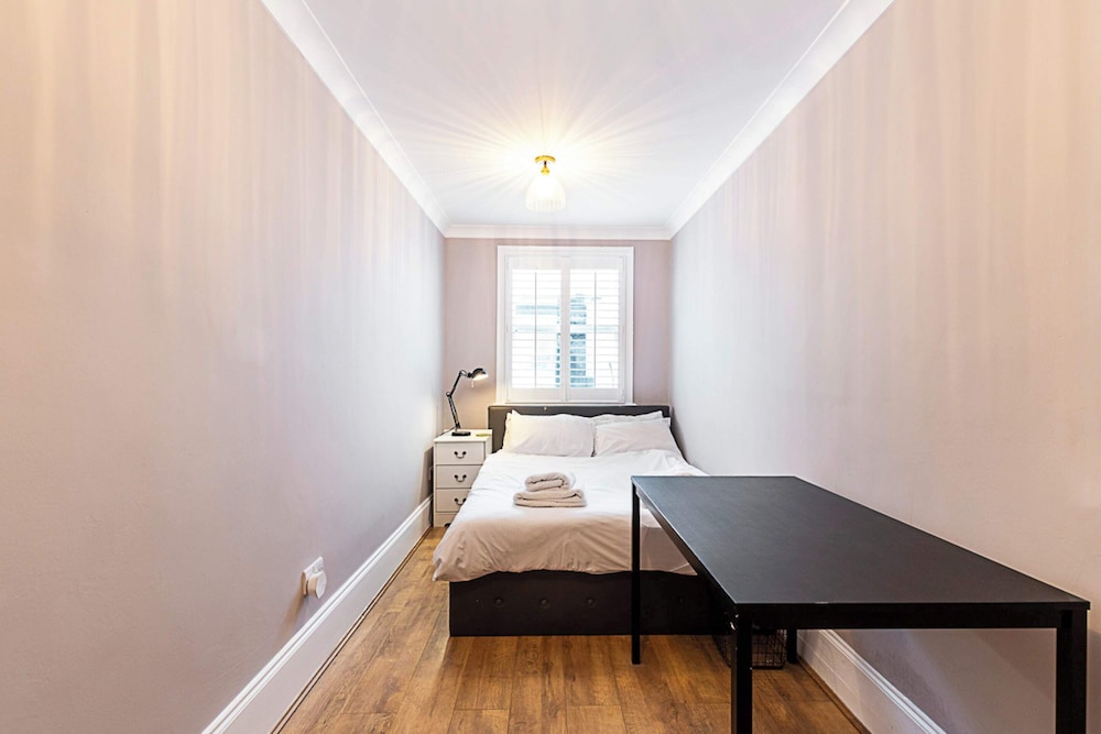 Basic Apartment photo 3