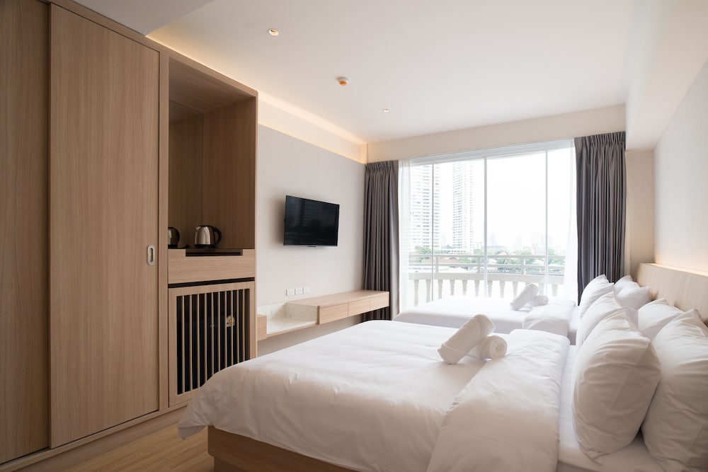 Deluxe Jacuzzi Room with River View photo 1