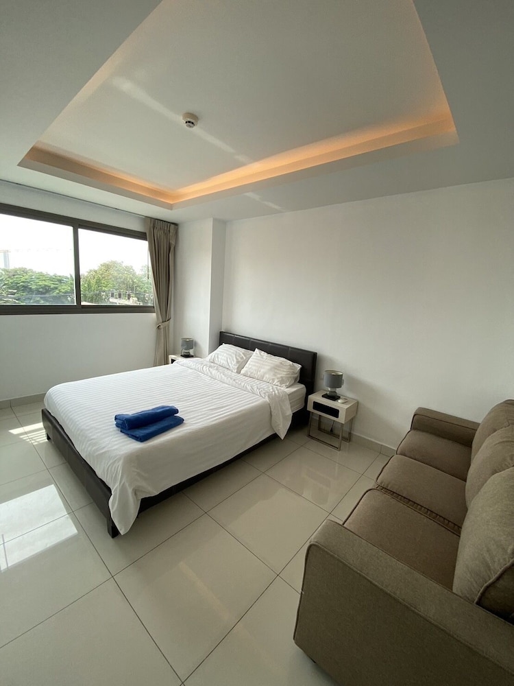 Condo, 1 Bedroom photo 2