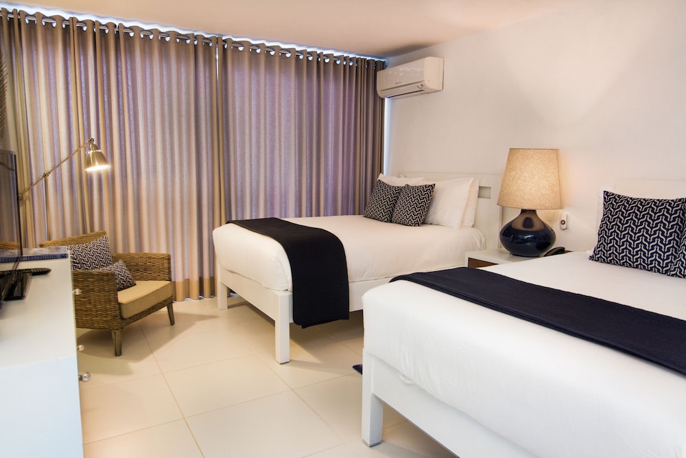 Suite, 4 Bedrooms, Oceanfront