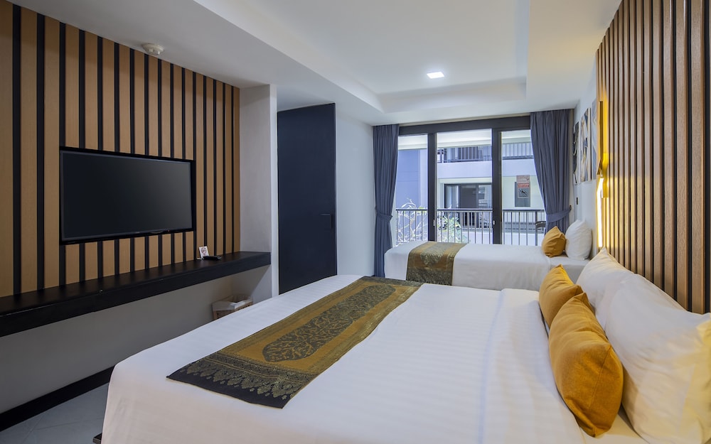 Deluxe Room - Photo 6