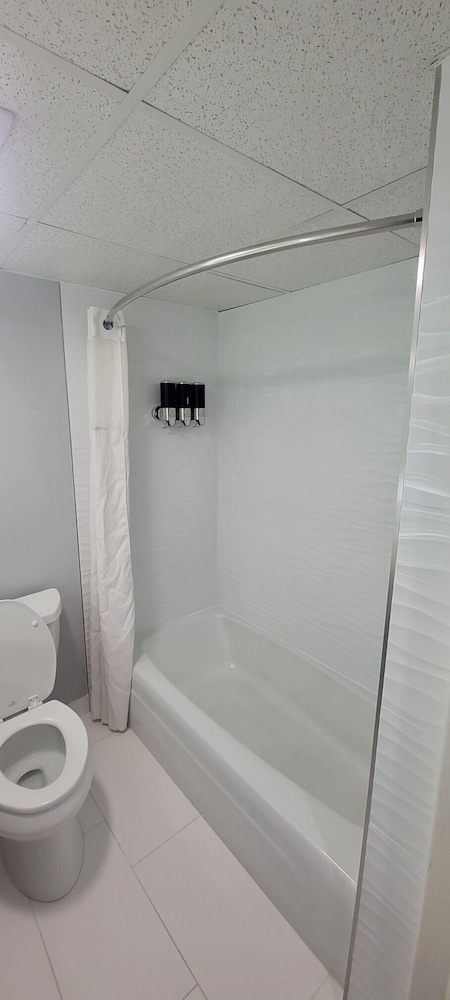 Basic Double or Twin Room - Photo 7