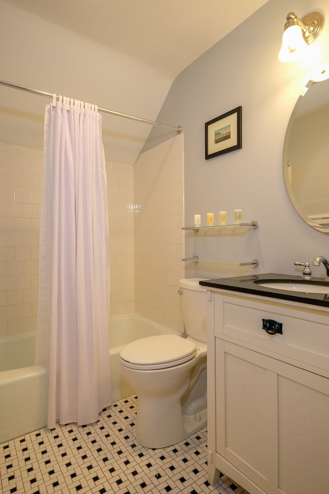 Premier Room, 2 Queen Beds photo 2