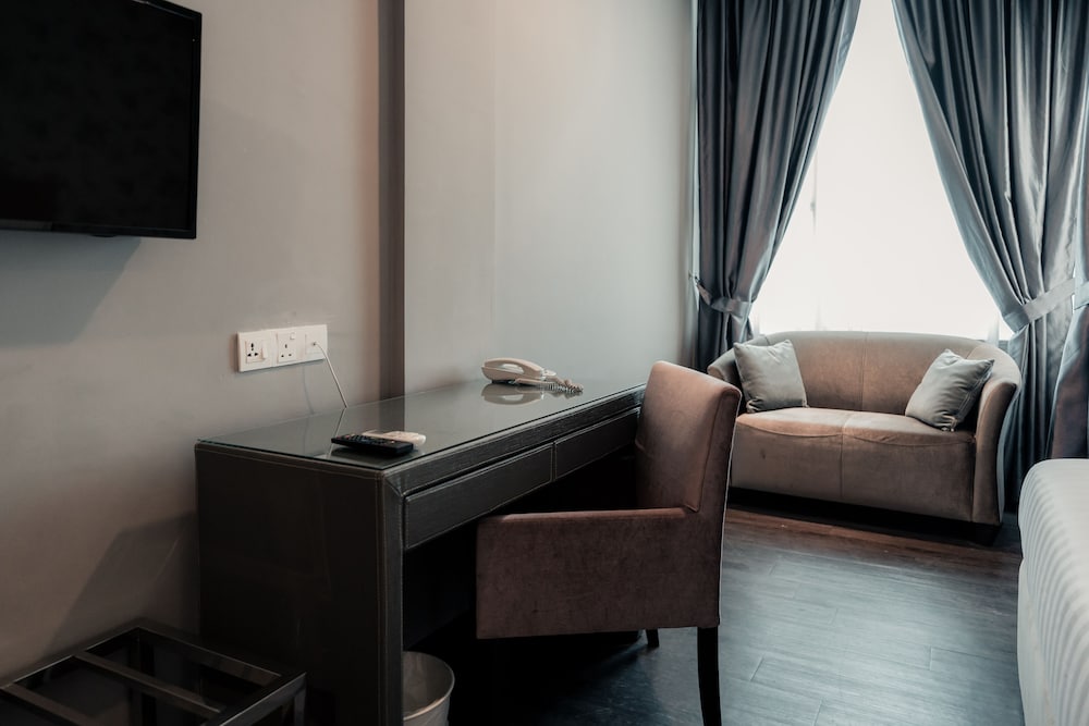 Family Room - Photo 14