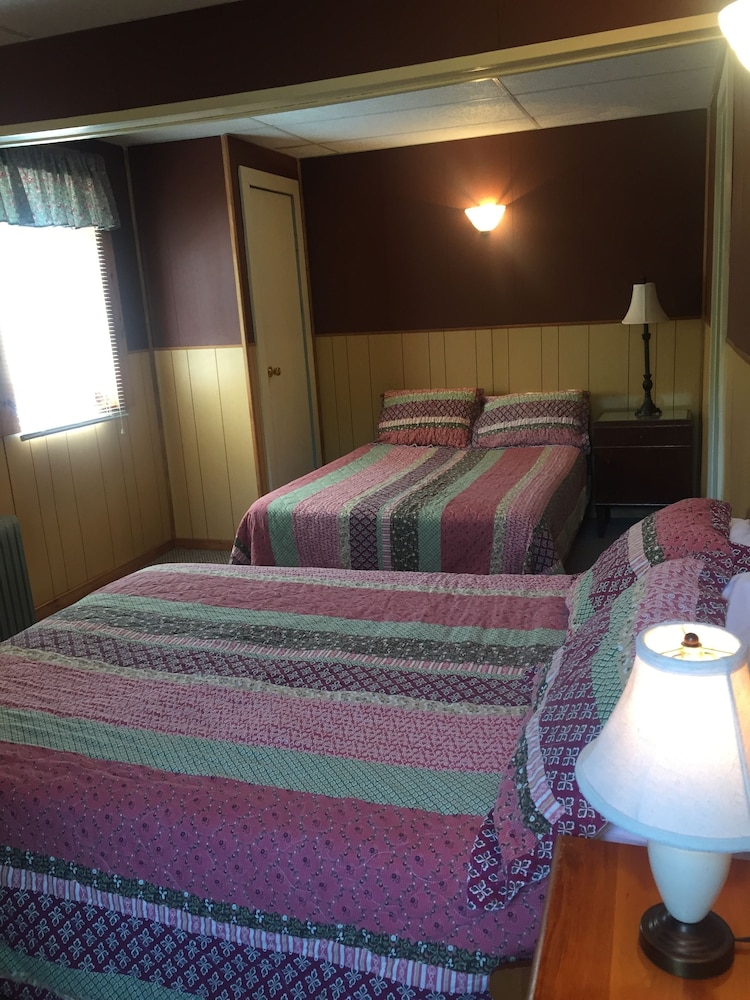Classic Room, 2 Double Beds photo 3