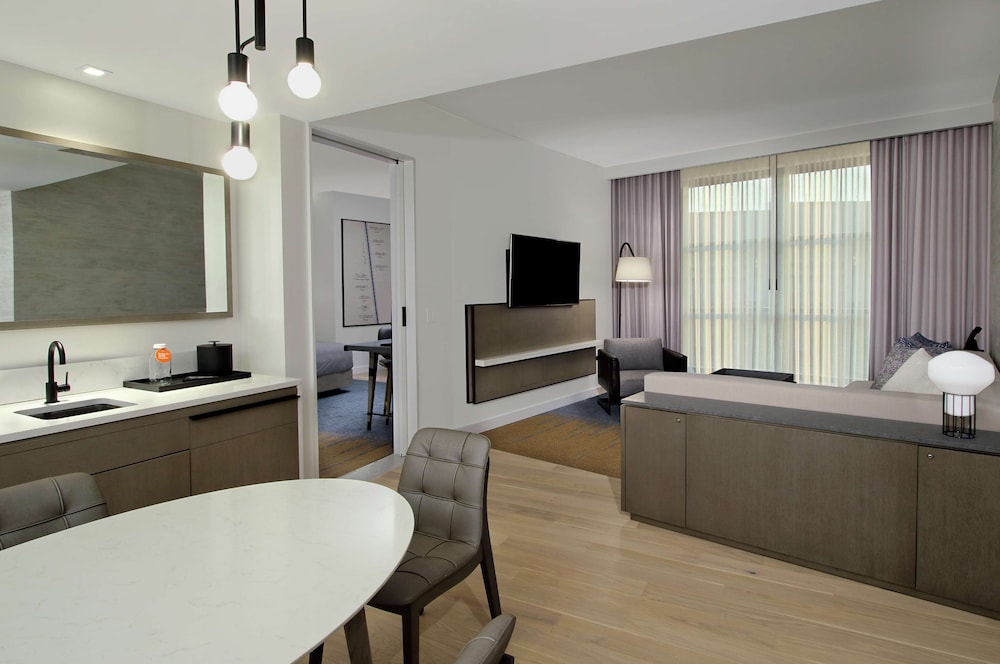 Suite, 2 Bedrooms photo 3