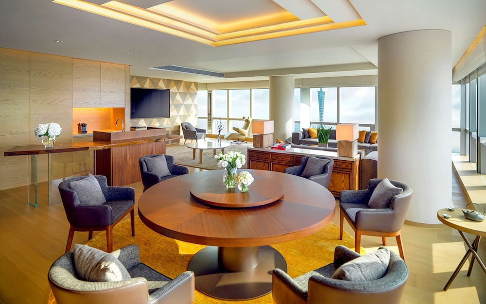 Diplomat Suite