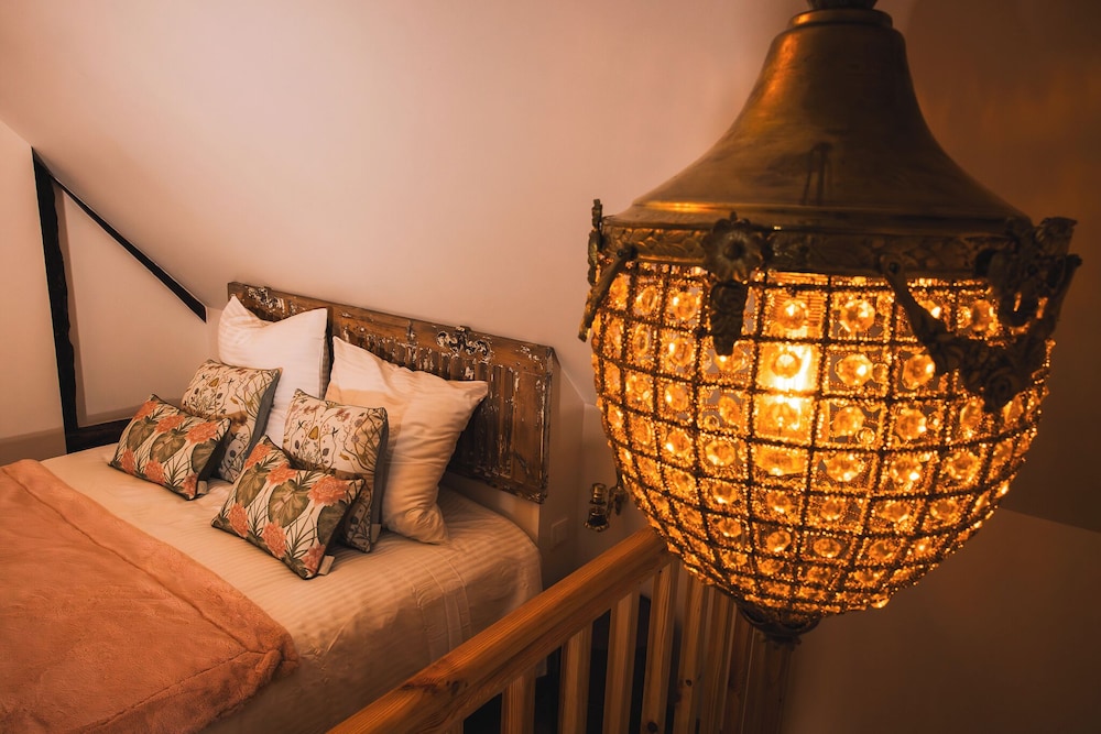 Romantic Suite, Garden View photo 2