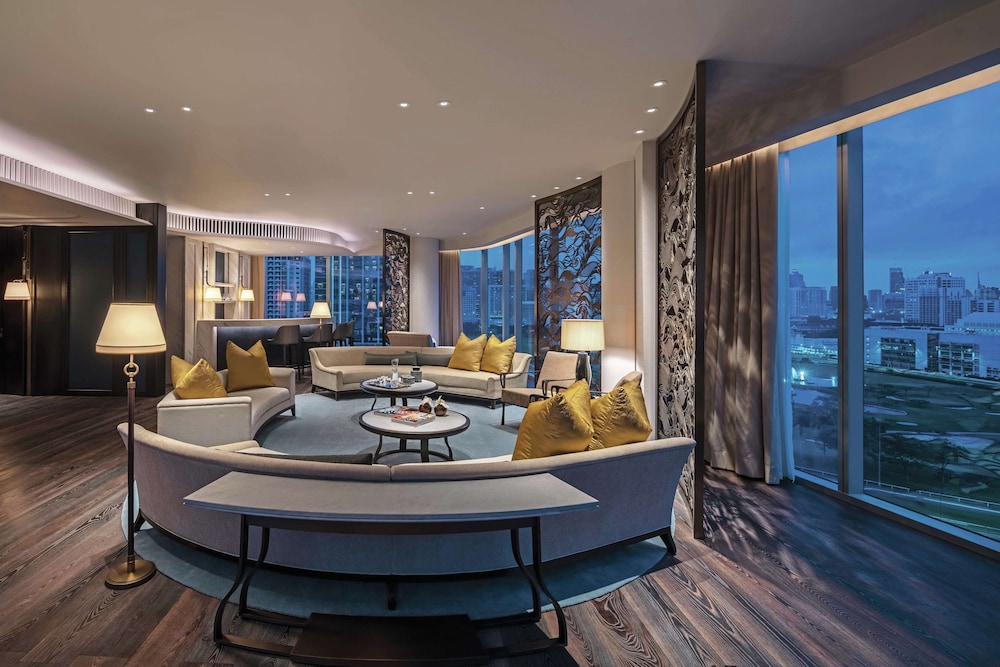 Royal Suite, 2 Bedrooms thumbnail 6