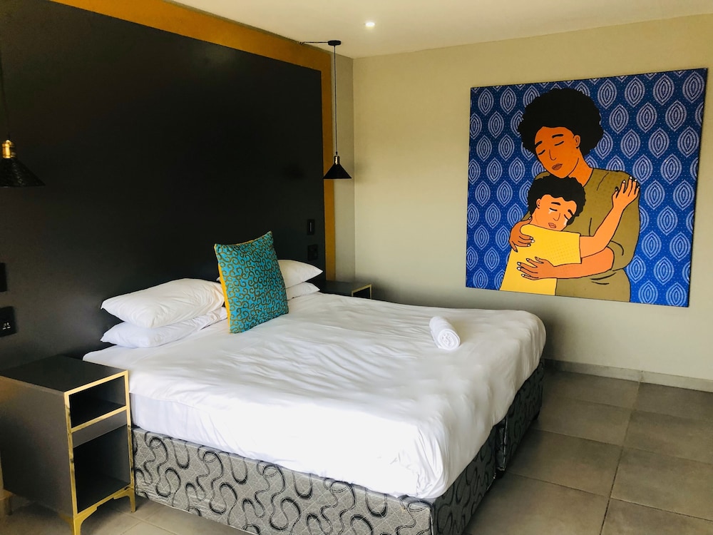 Family Room (First Floor) - Photo 10