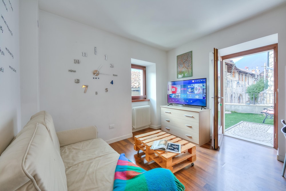 Apartment photo 1