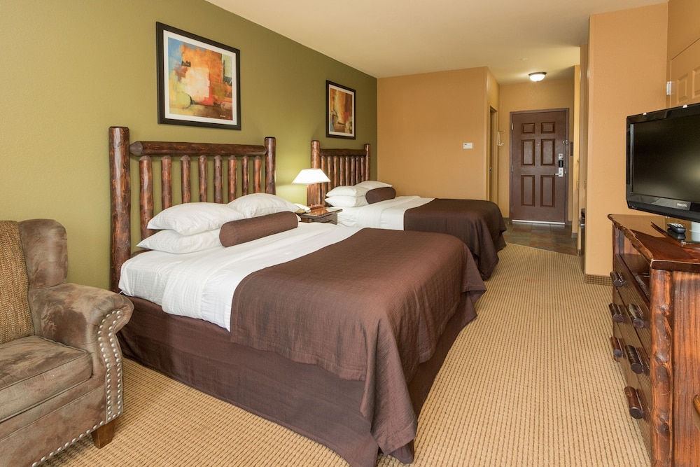 Standard Room, 2 Queen Beds, Accessible, Balcony