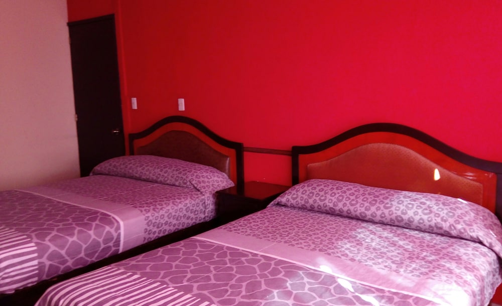 Family Room, 2 Queen Beds, Non Smoking photo 1