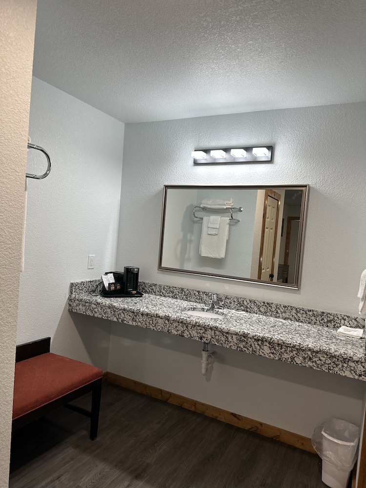Basic Double Room photo 3