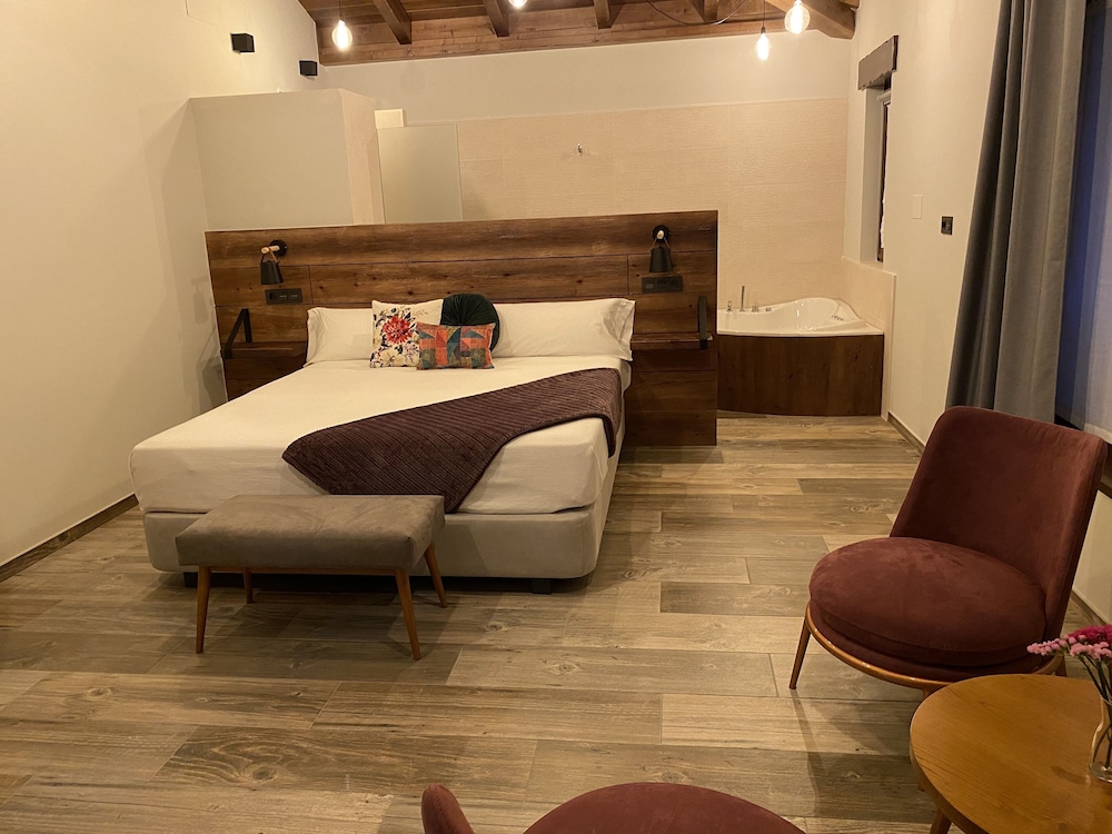 Premium Room - Photo 1