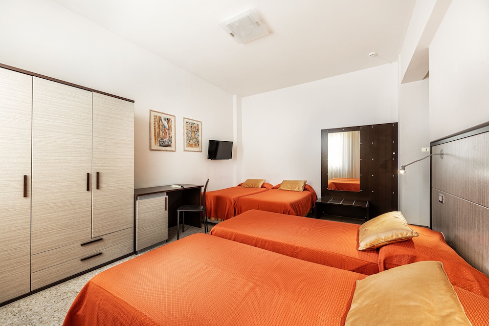 Quadruple Room - Photo 6