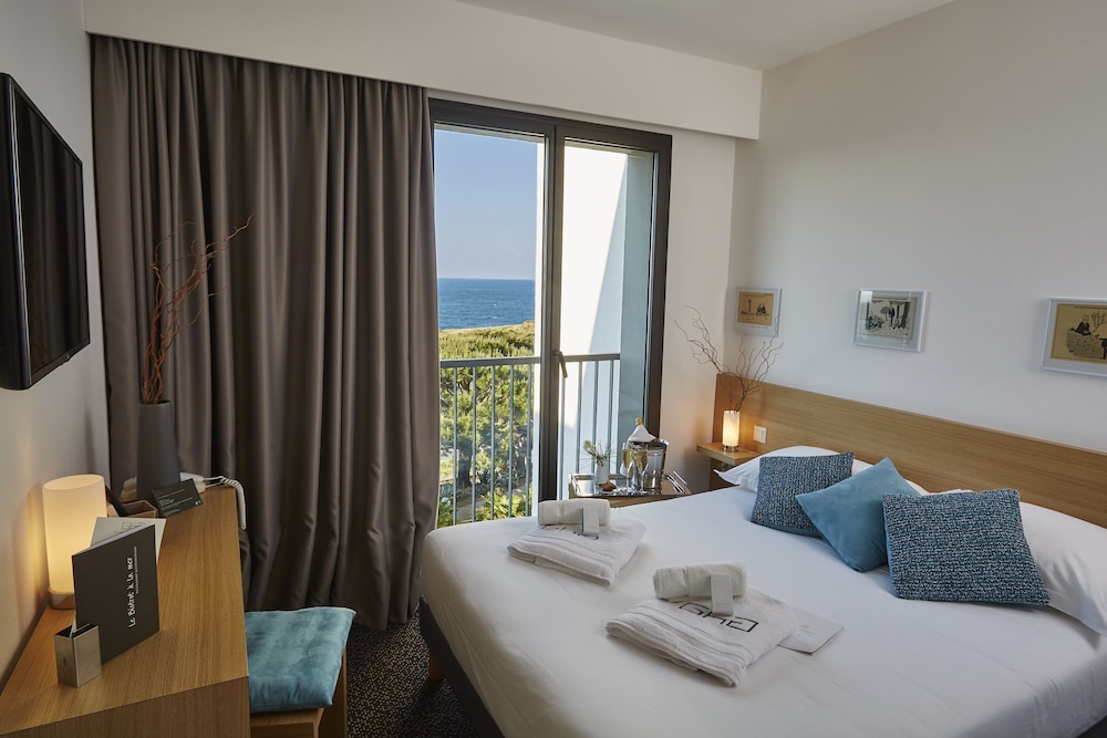 Standard Double Room, Partial Sea View - Photo 5