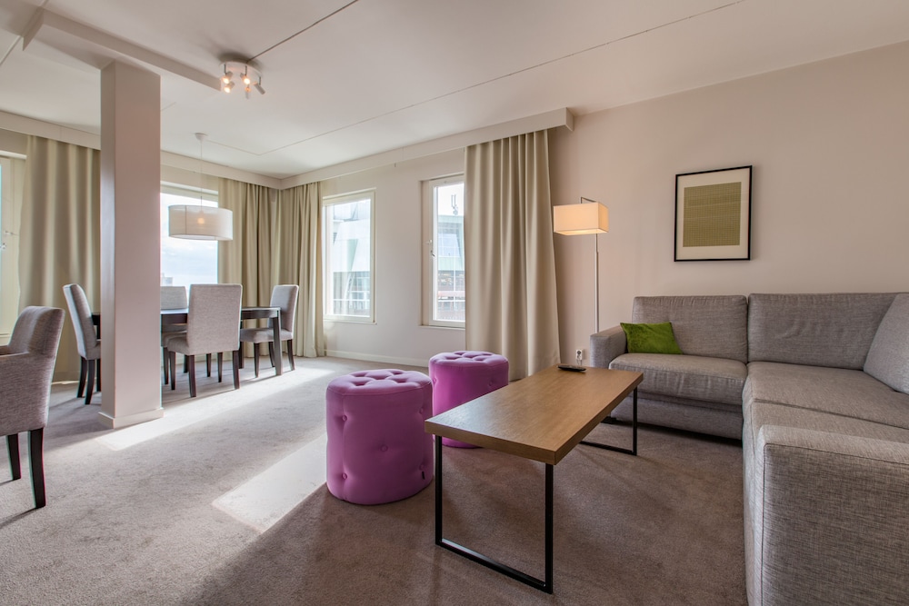 Exclusive Suite, 1 King Bed, Non Smoking (Larger Room) - Photo 9