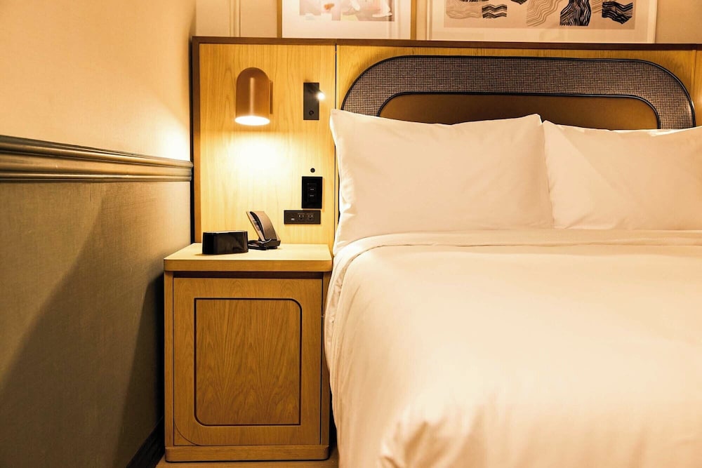 Room, 1 Double Bed (Chic Solo Double) - Photo 6